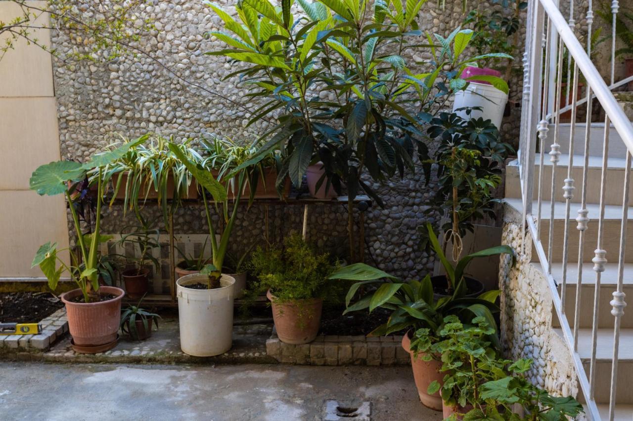 Toni'S Studios Vlorë Buitenkant foto