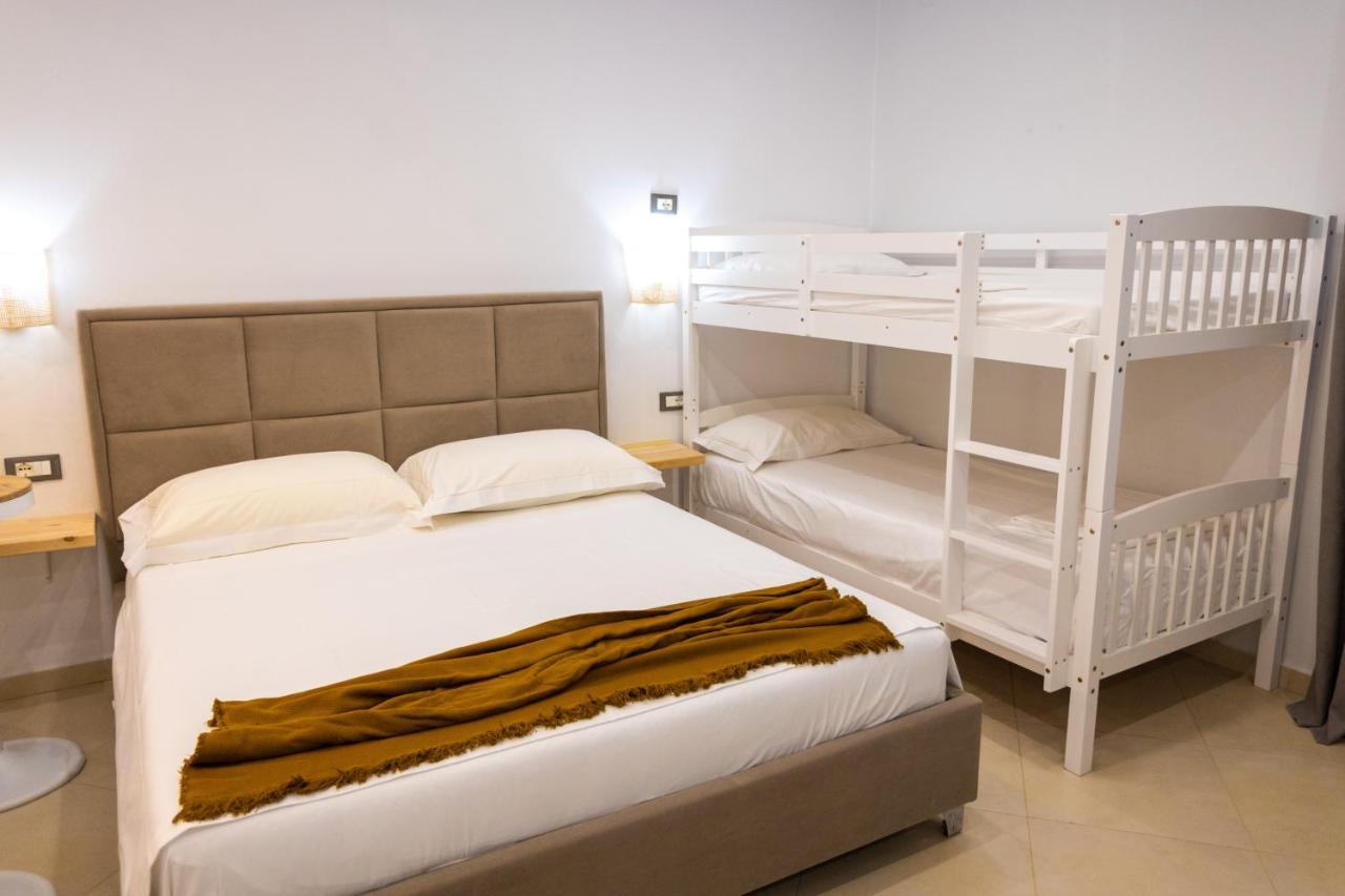Toni'S Studios Vlorë Buitenkant foto